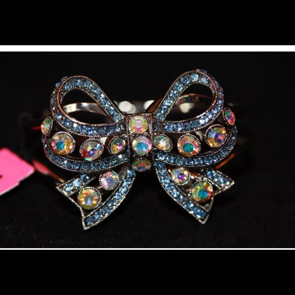 Betsey Johnson Iconic Bonjour Butterfly Bracelet!